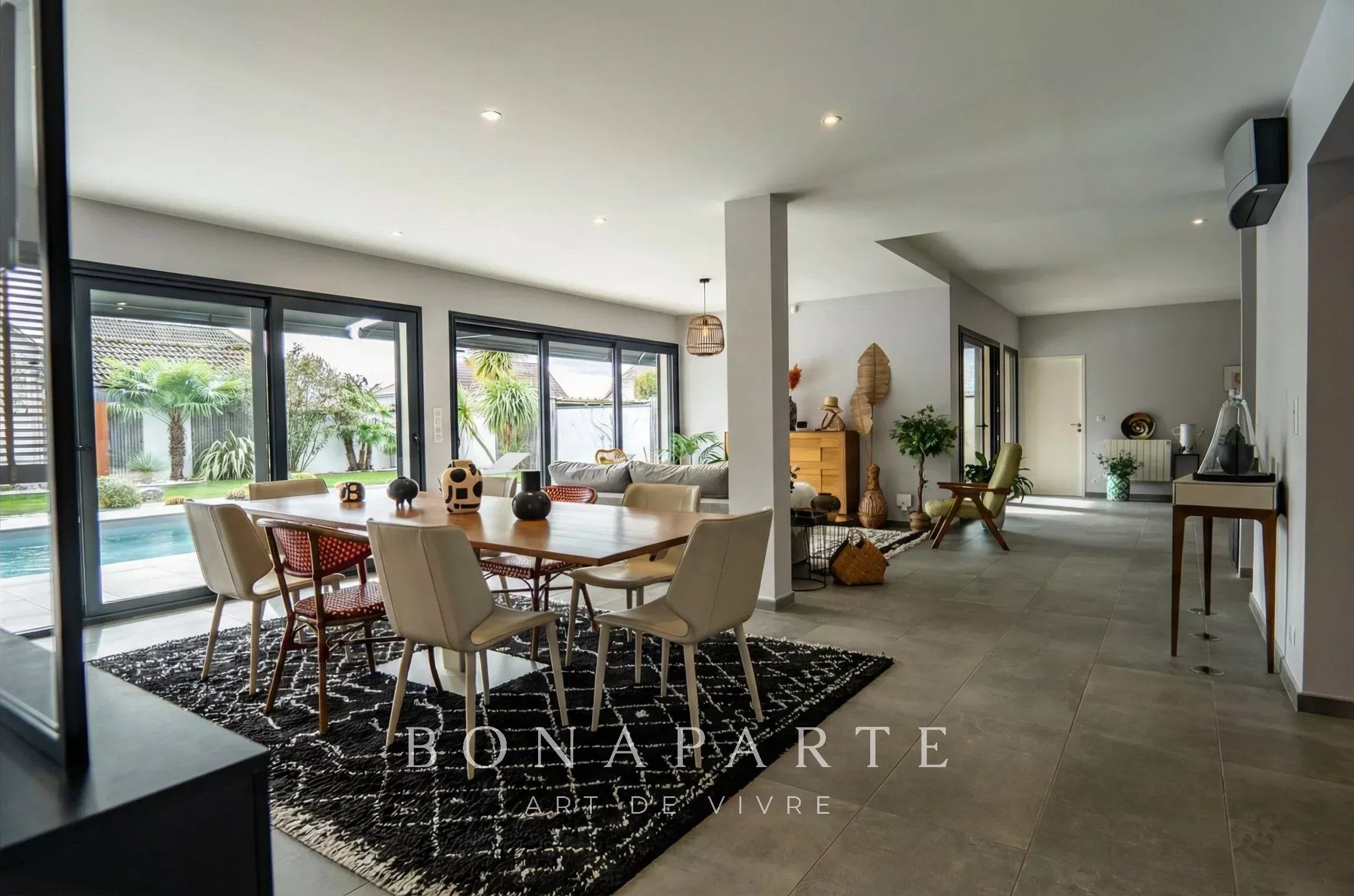 HIGH IDRON - CONTEMPORARY VILLA - PREMIUM FEATURES
